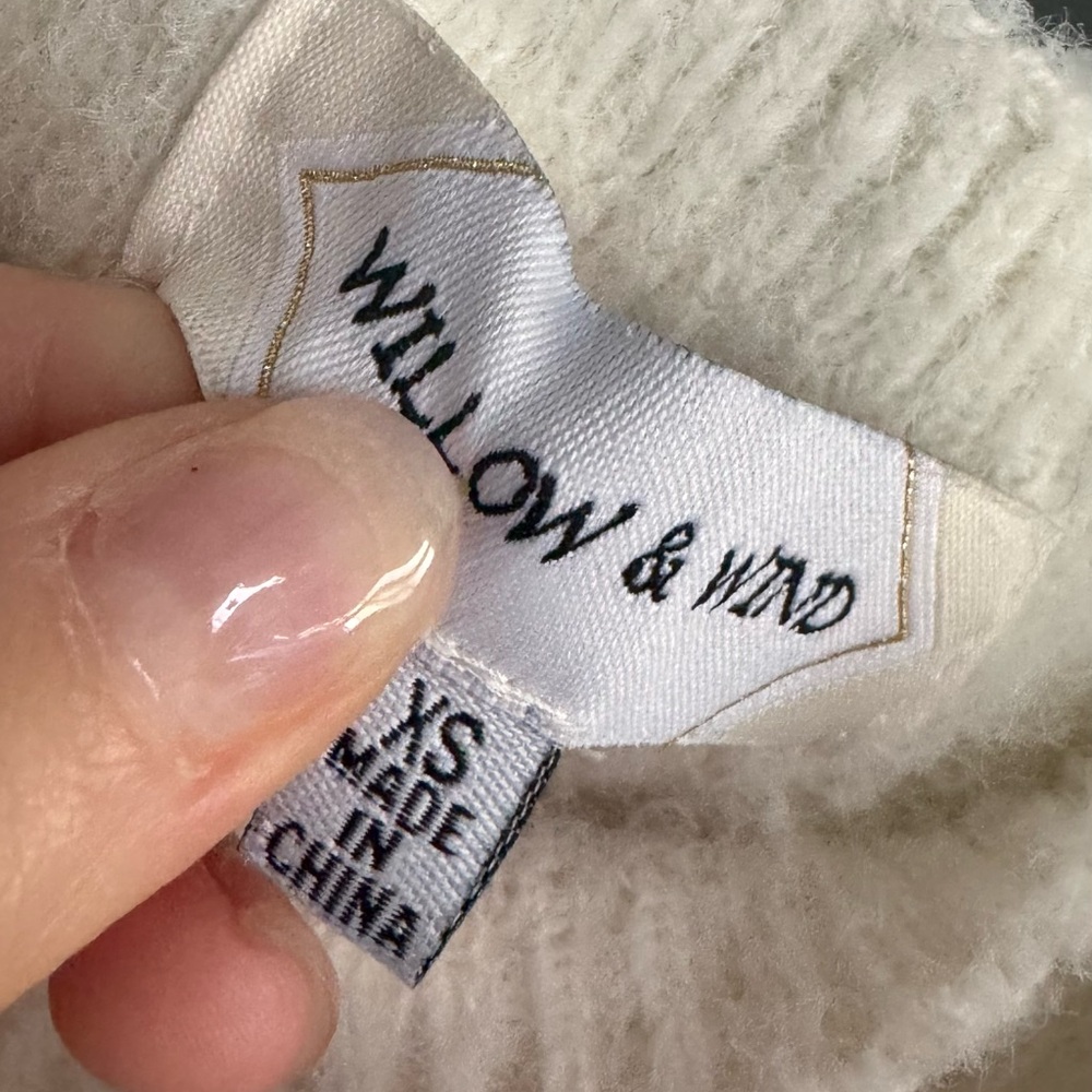 Elegant White Sweater Knit Tank Top - Picture 7 of 13